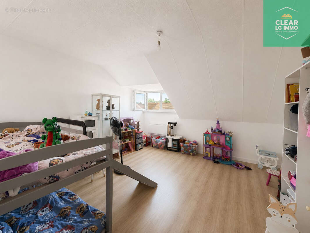 Appartement lumineux avec poutres apparentes - photo 6