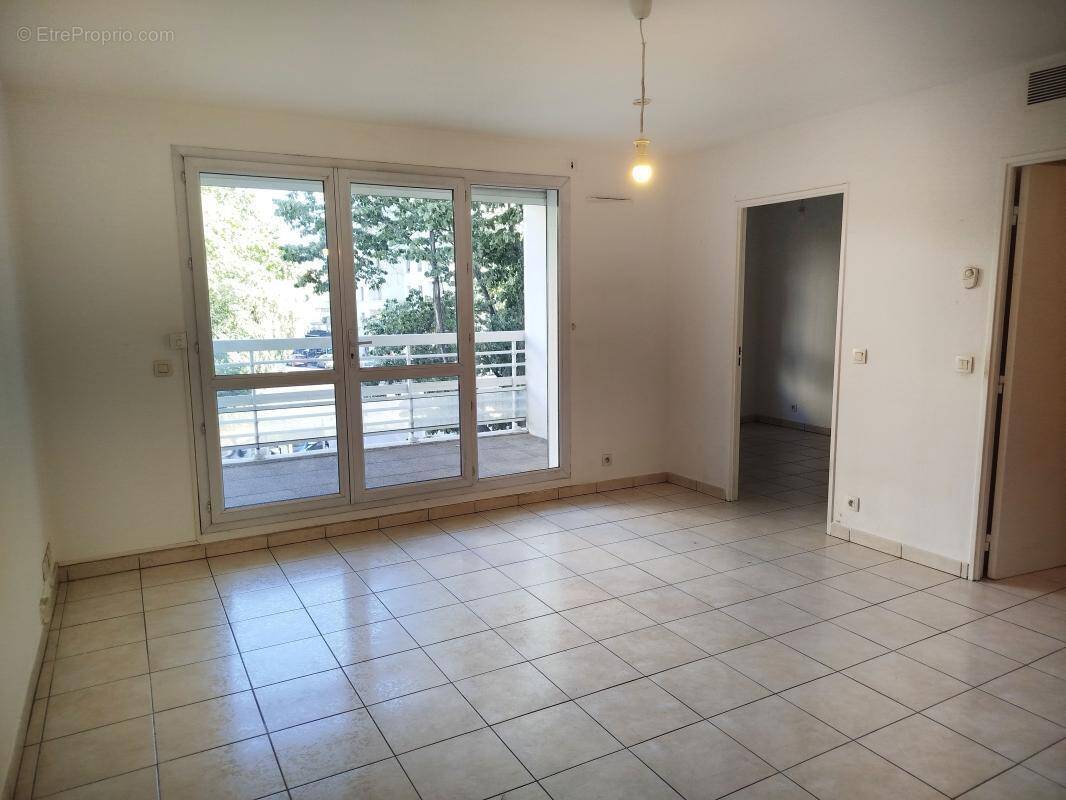 Appartement à MARSEILLE-8E