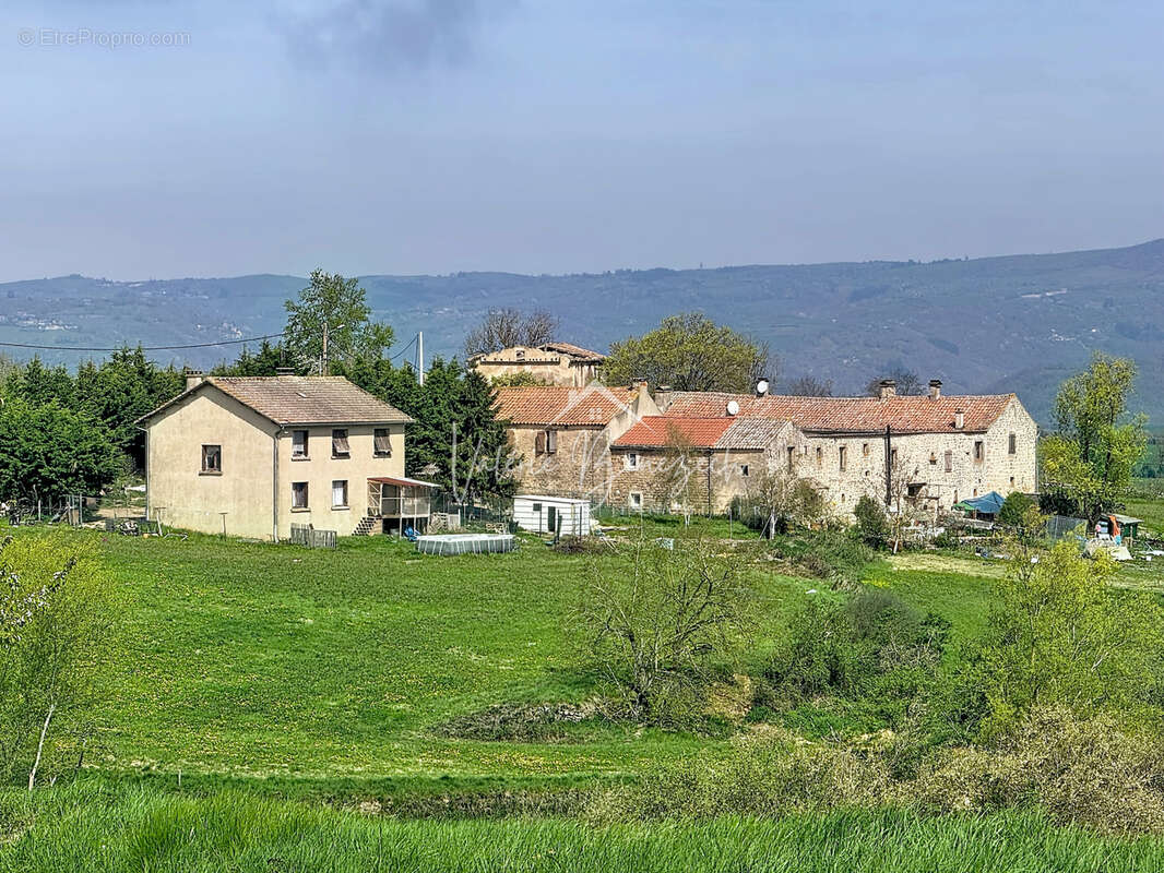 Maison à LES COSTES-GOZON