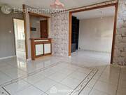 Appartement T3 de 66m² à proche du centre ville dans une résidence sécurisée. - Appartement à ALBERTVILLE