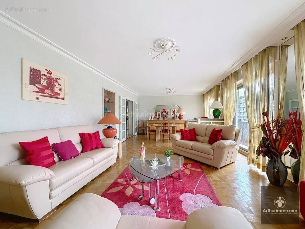 Appartement à LE COTEAU