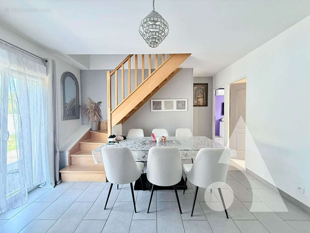 Maison  4 chambres avec jardin et garage - photo 2