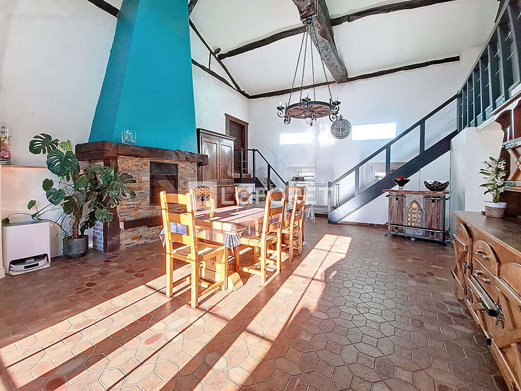 Maison à BELLEVILLE