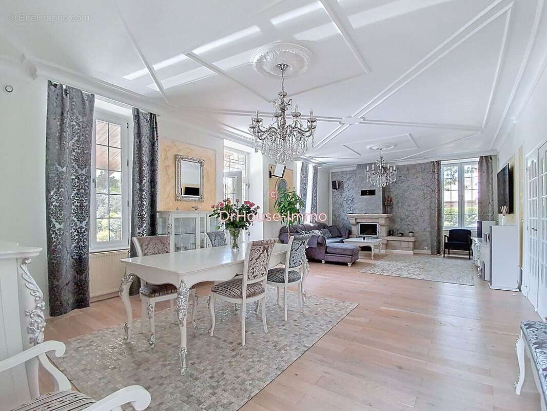 Maison à SAINT-HILAIRE-DU-HARCOUET