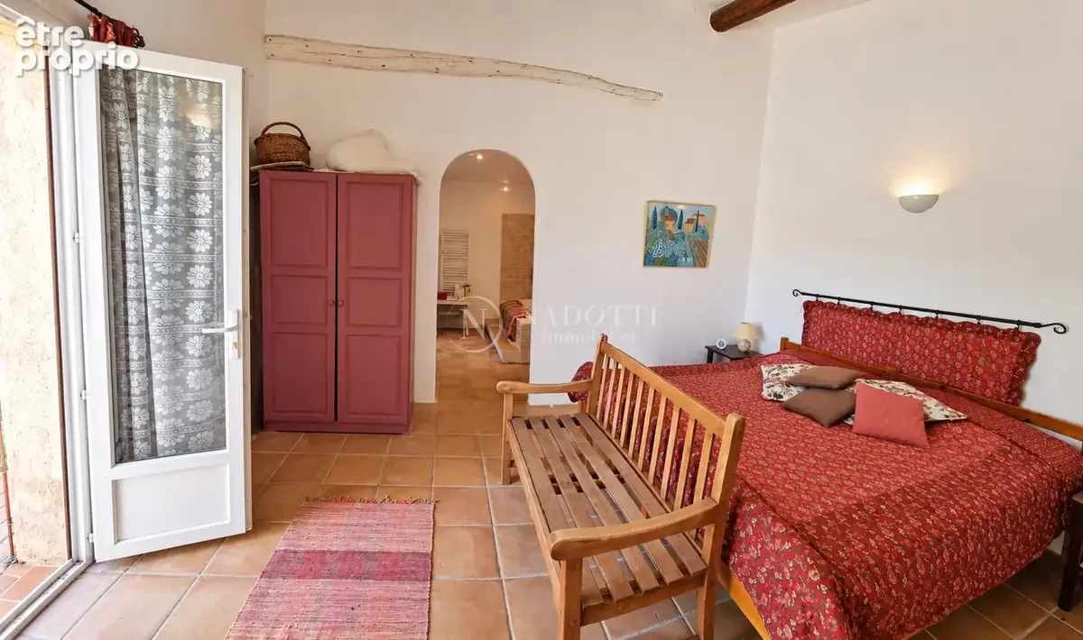 Lourmarin Villa 135m2 sur 5045 m2 terrain avec piscine - photo 8