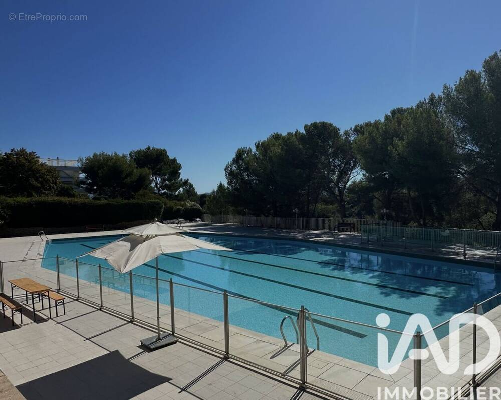 Photo 1 - Appartement à MARSEILLE-8E