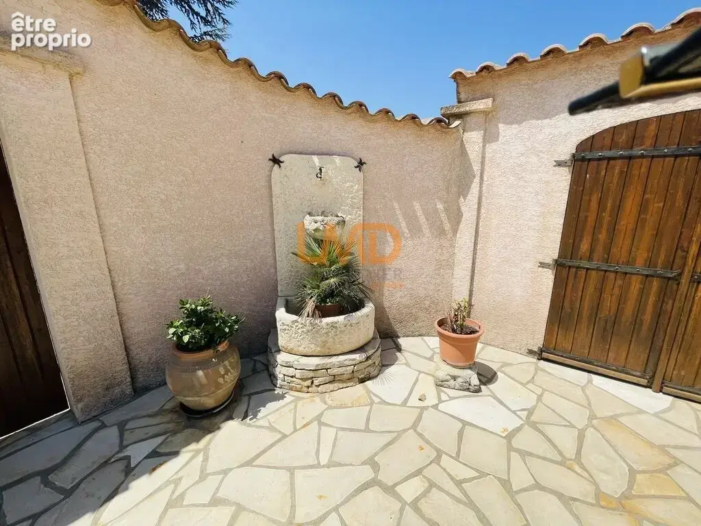 Propriété T5 avec piscine, parc, garages - photo 29