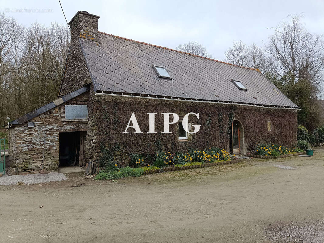 Maison à PLUSSULIEN