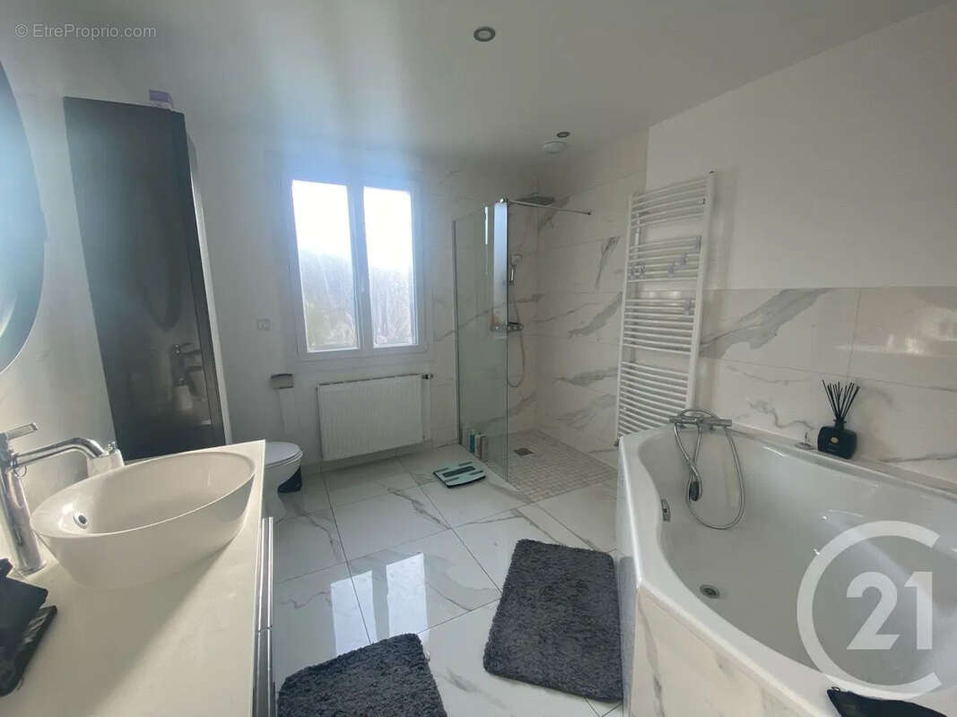 Maison à DAMMARTIN-EN-GOELE