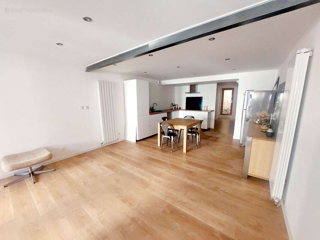 Photo 2 - Maison à SAINT-JUST-SAINT-RAMBERT