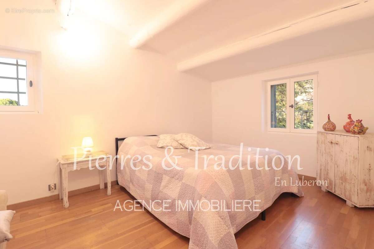 Maison à ROUSSILLON
