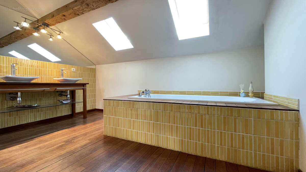 Maison à DIVONNE-LES-BAINS