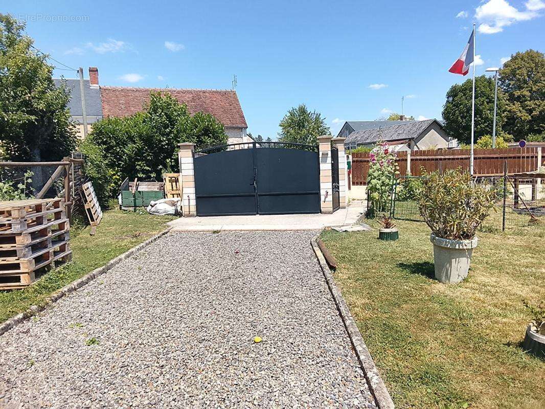 Maison  4 pièce(s) 156 m2 - photo 2