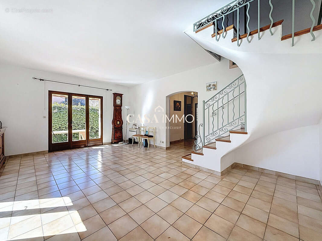 Maison 104 m² à Hyeres  - photo 5