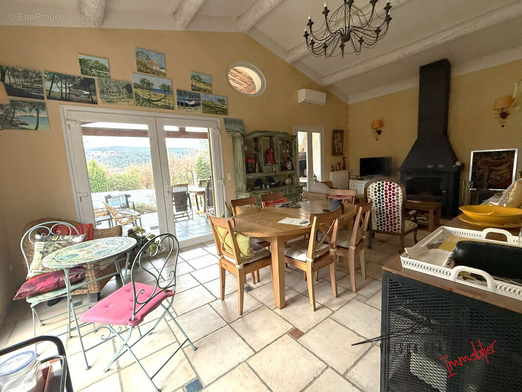 Maison à VAISON-LA-ROMAINE