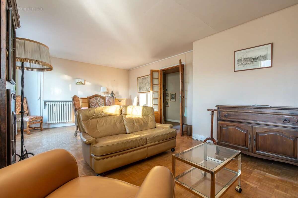 Appartement à LE PERREUX-SUR-MARNE