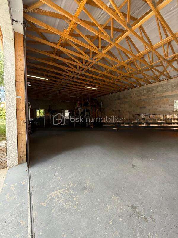 Villa avec piscine + garage de 150m² - photo 23