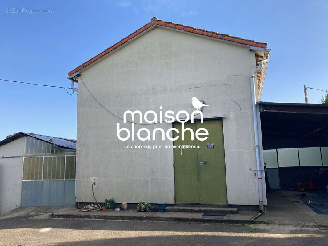 Maison à FOMPERRON