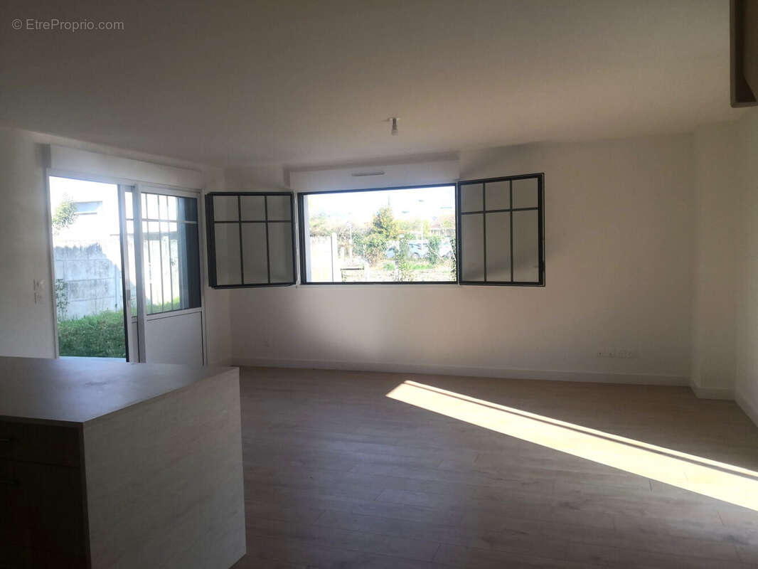 Maison à VILLENAVE-D'ORNON