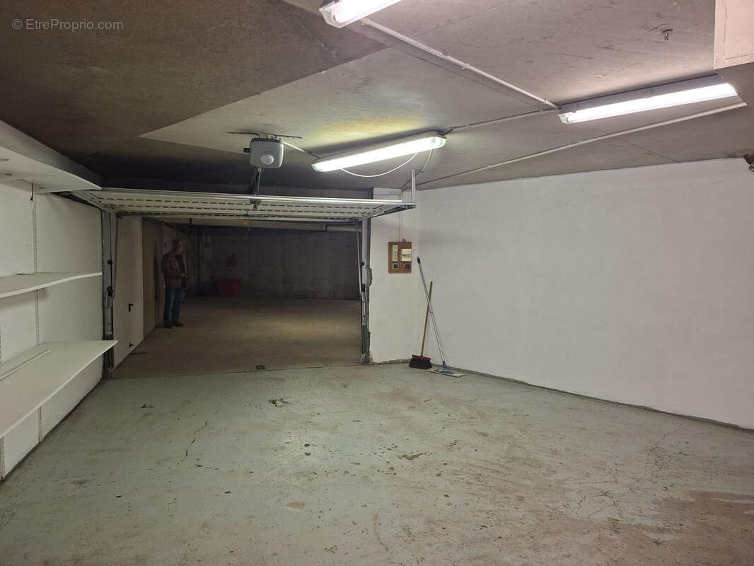 Parking à MANDELIEU-LA-NAPOULE