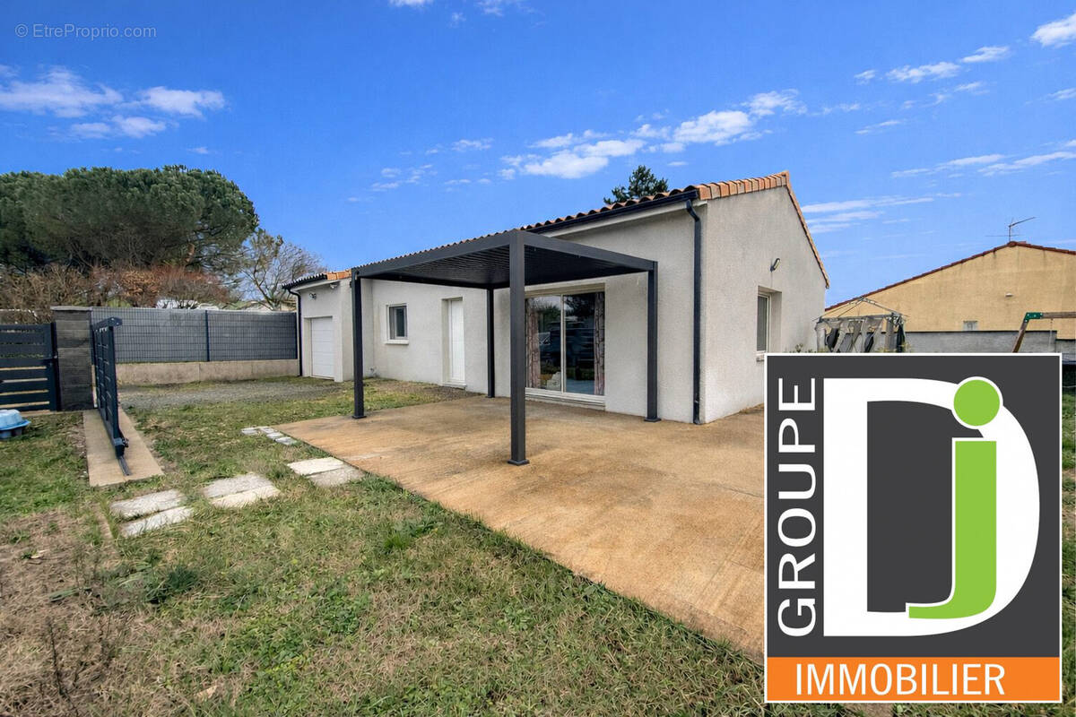 Maison à AOUSTE-SUR-SYE