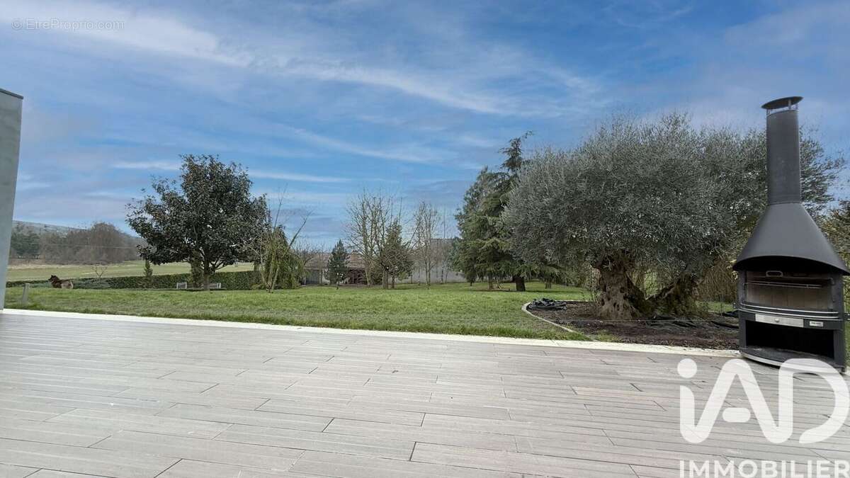 Maison 510 m² à Chatillon-Sur-Marne  - photo 5