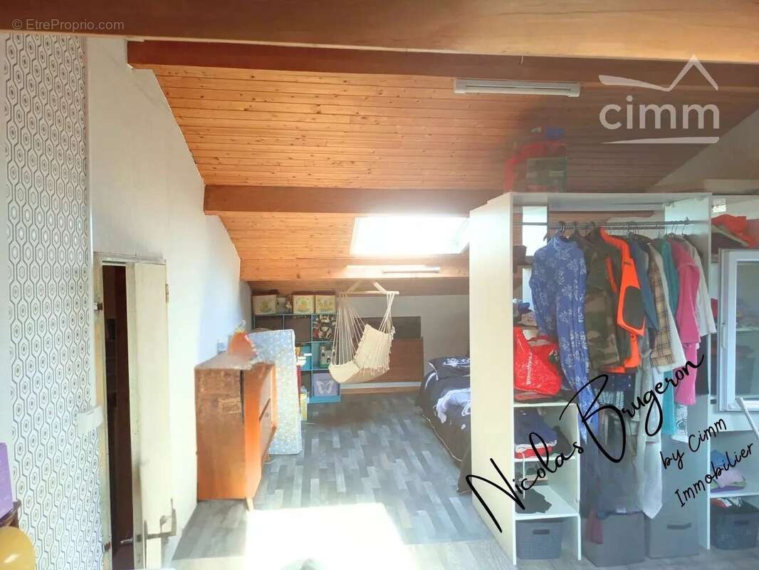 En exclusivité – Ensemble immobilier avec deux habitations, étang et près d’un hectare de terrain - photo 35