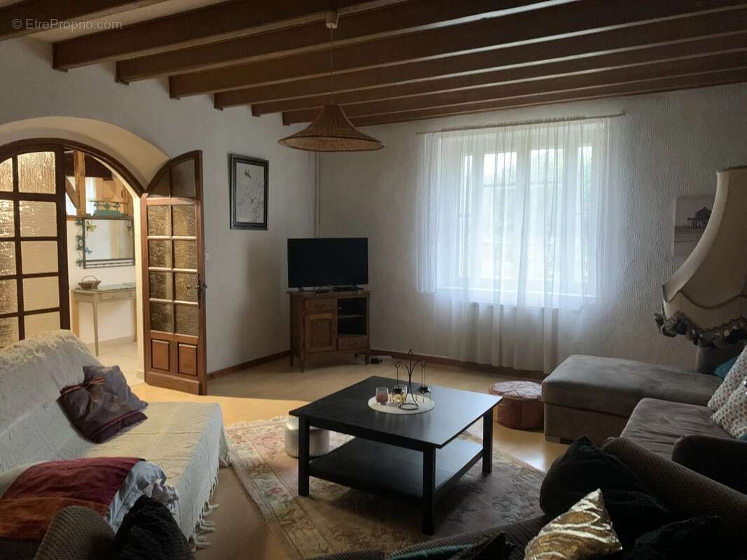 Ensemble en pierre de 3 logements et 2 piscines - photo 13