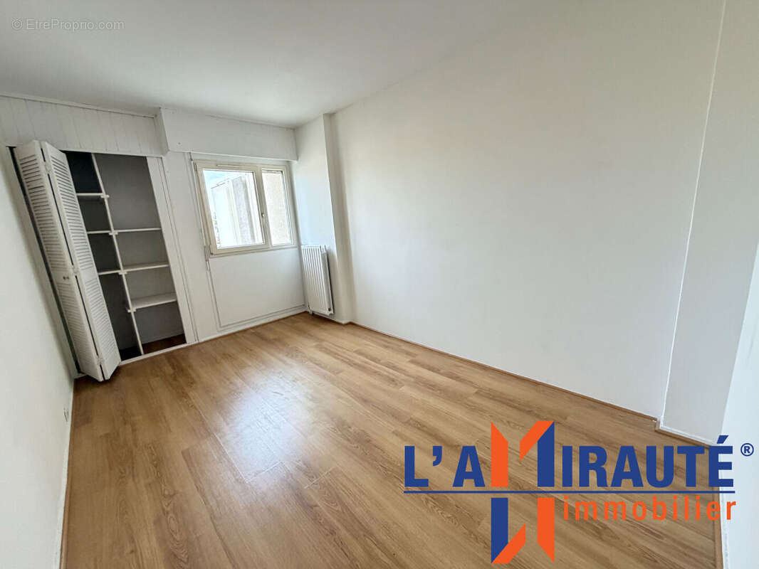 Appartement à SARTROUVILLE