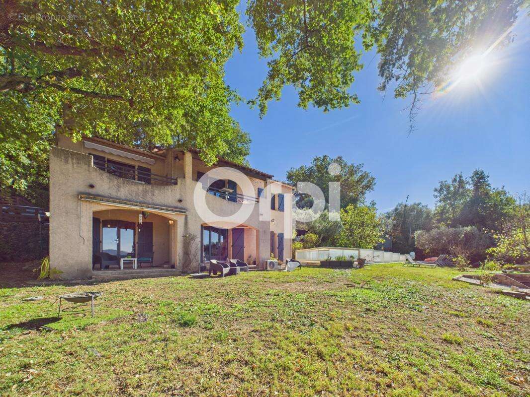 Appartement à MONTAUROUX