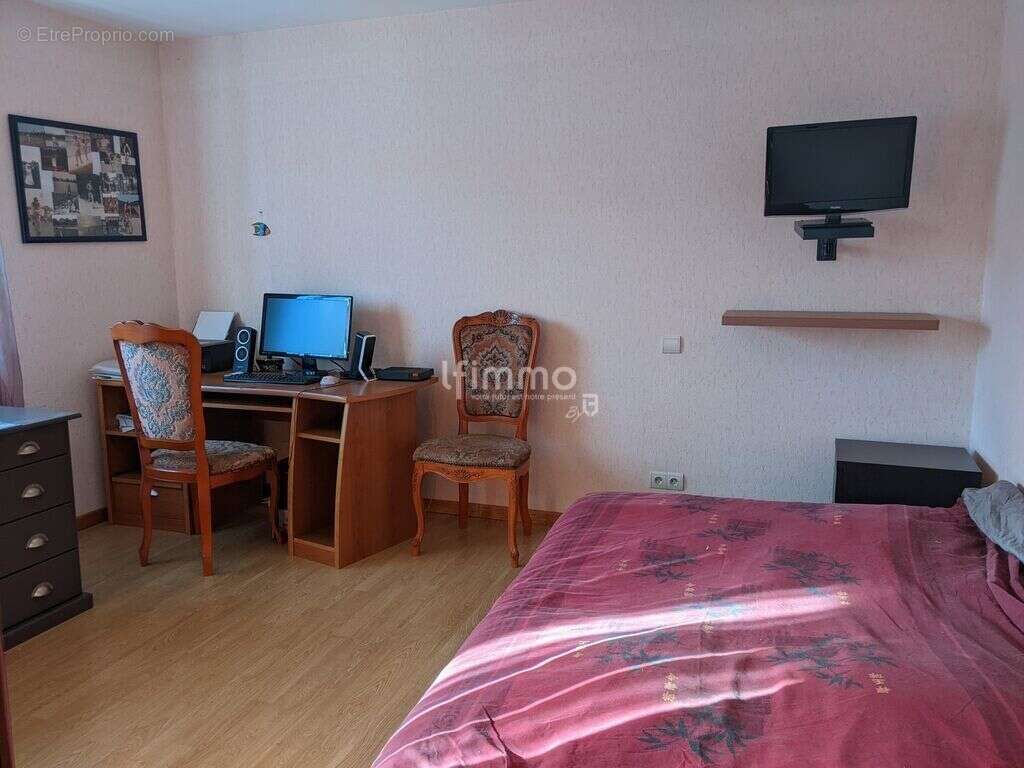 Ensemble Immobilier 8 pièces 180 m² - photo 8