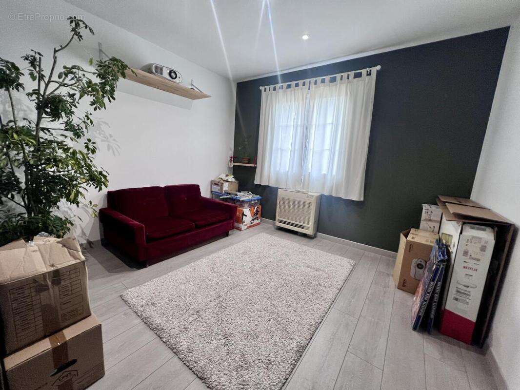 Maison à LA CHAPELLE-SAINT-MESMIN