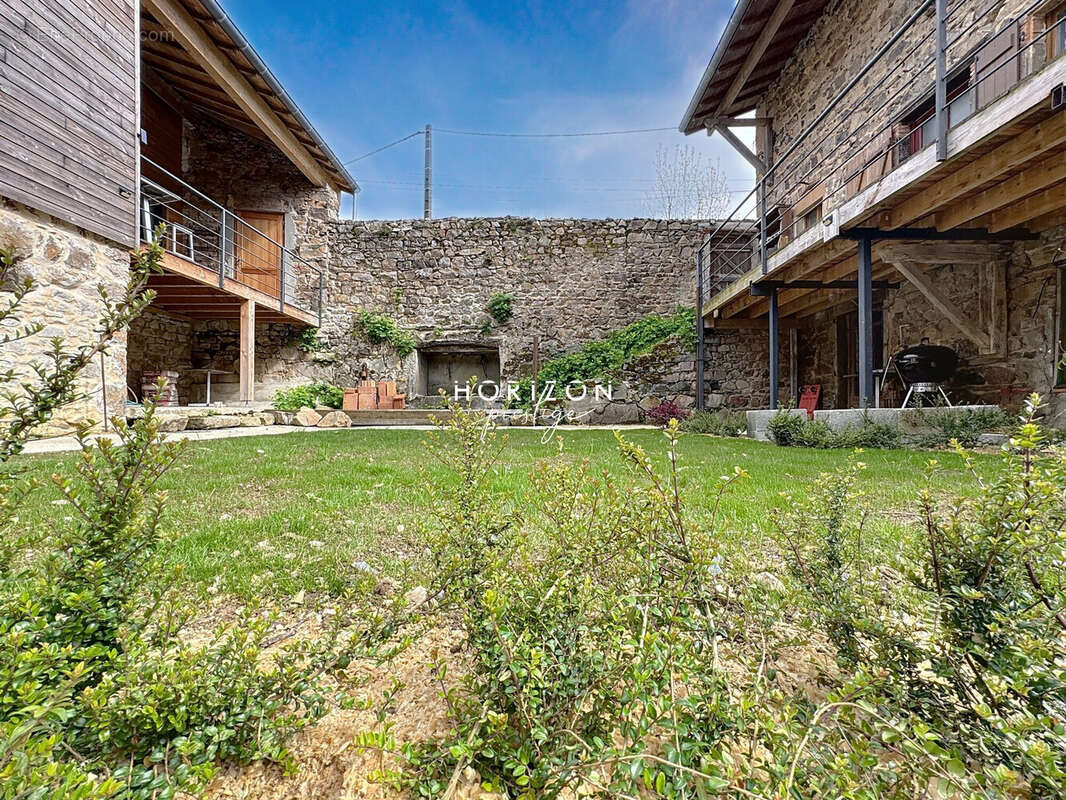 Maison à JULIENAS