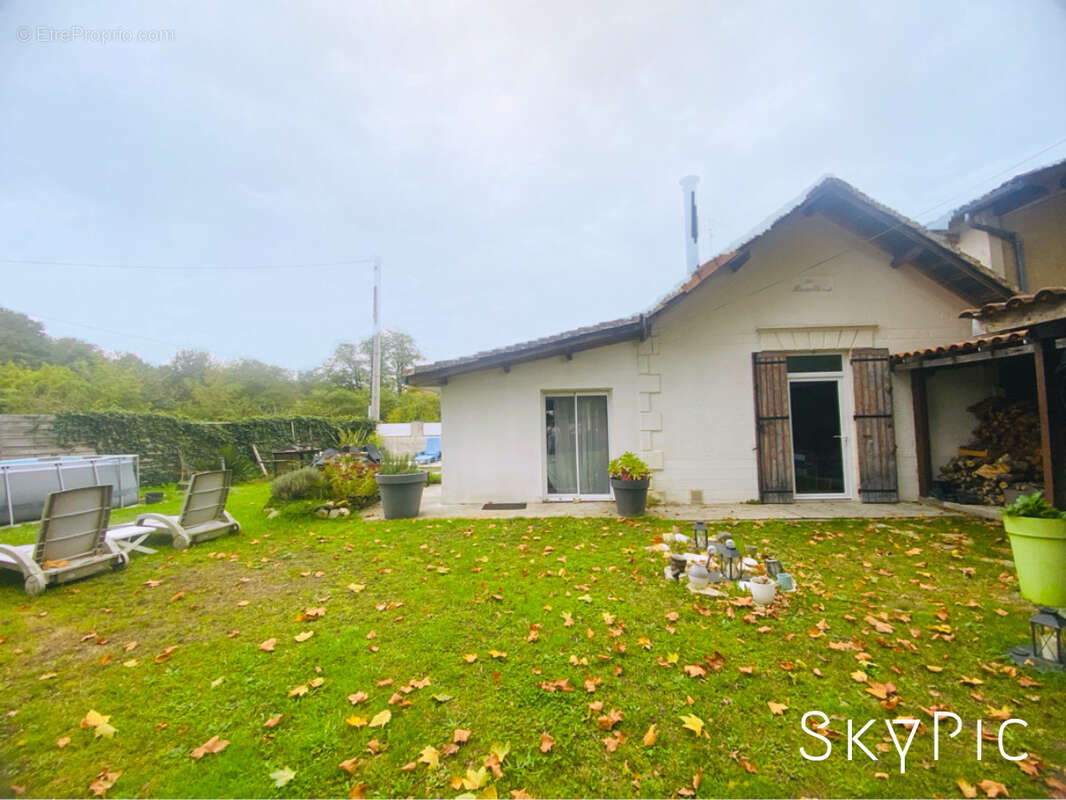 Maison à CABANAC-ET-VILLAGRAINS