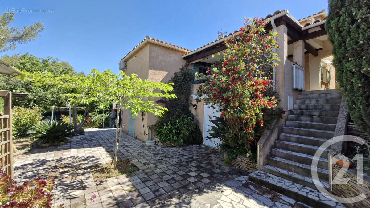 Maison à SIX-FOURS-LES-PLAGES