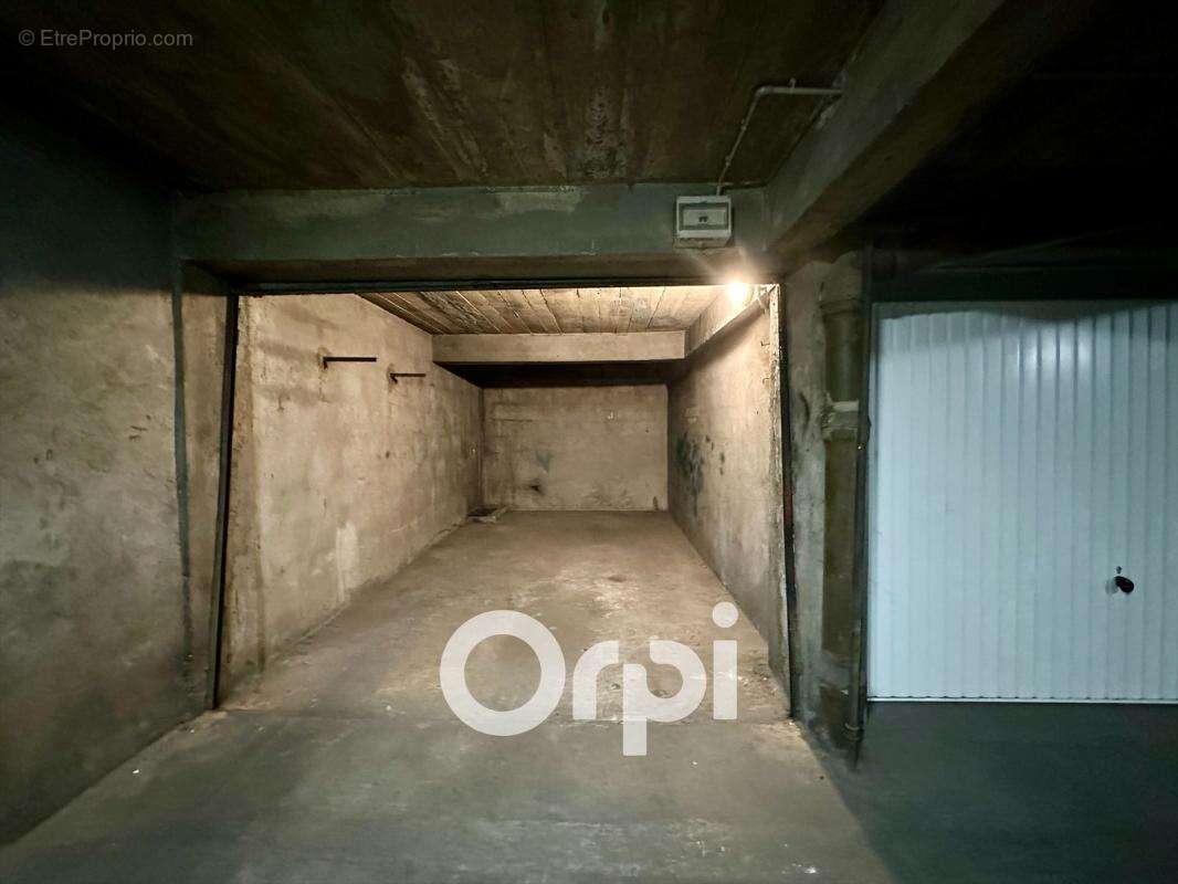 GARAGE fermé et sécurisé GRENOBLE - photo 3