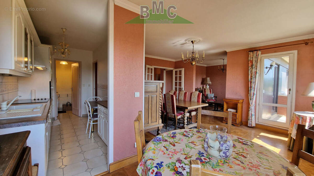 Appartement à LE PLESSIS-BOUCHARD
