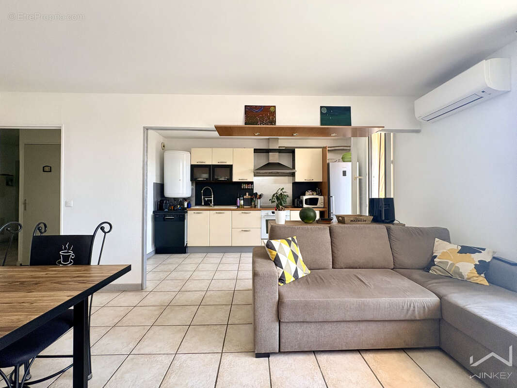 Appartement à CARROS