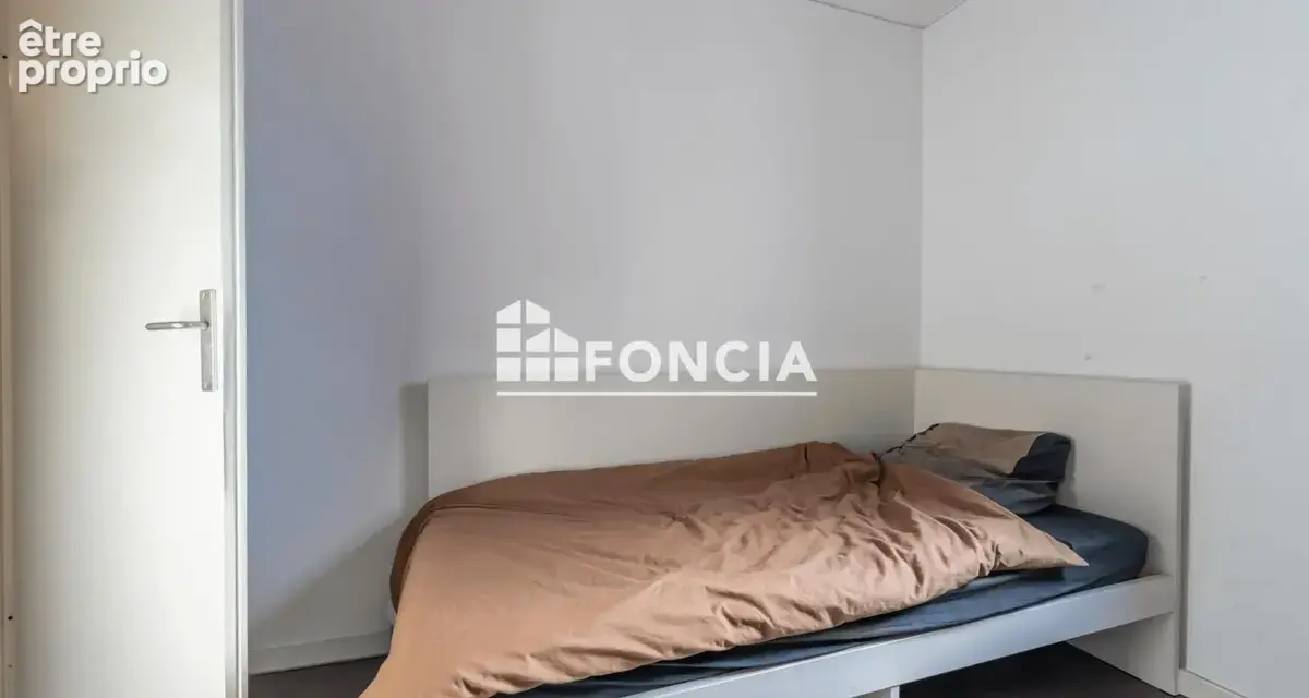 Studio 18 m² en résidence étudiante – 50 000 € – villiers-sur-marne (94) - photo 4