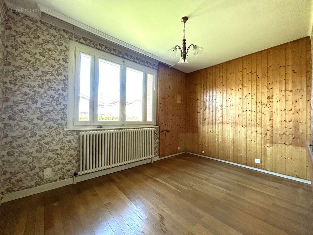 Maison à VILLE-LA-GRAND