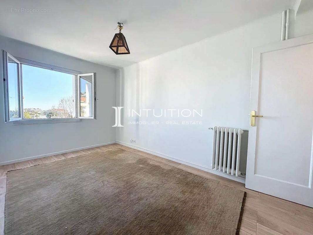 Cannes - Alexandre III : Appartement 2 pièces vue mer - photo 12
