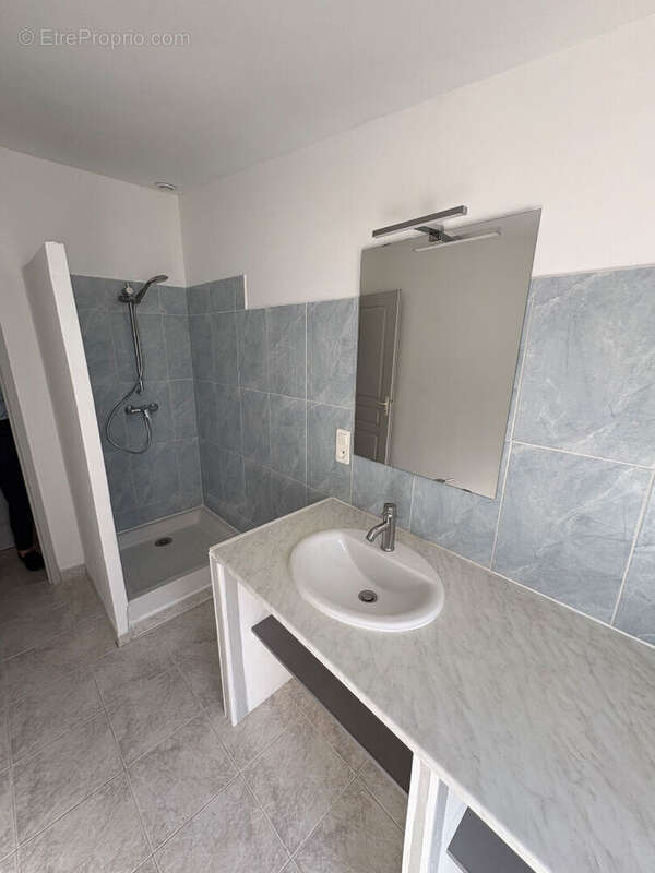 Batisse immobilière de 5 logements T4 avec jardin - idéal investisseur - photo 13