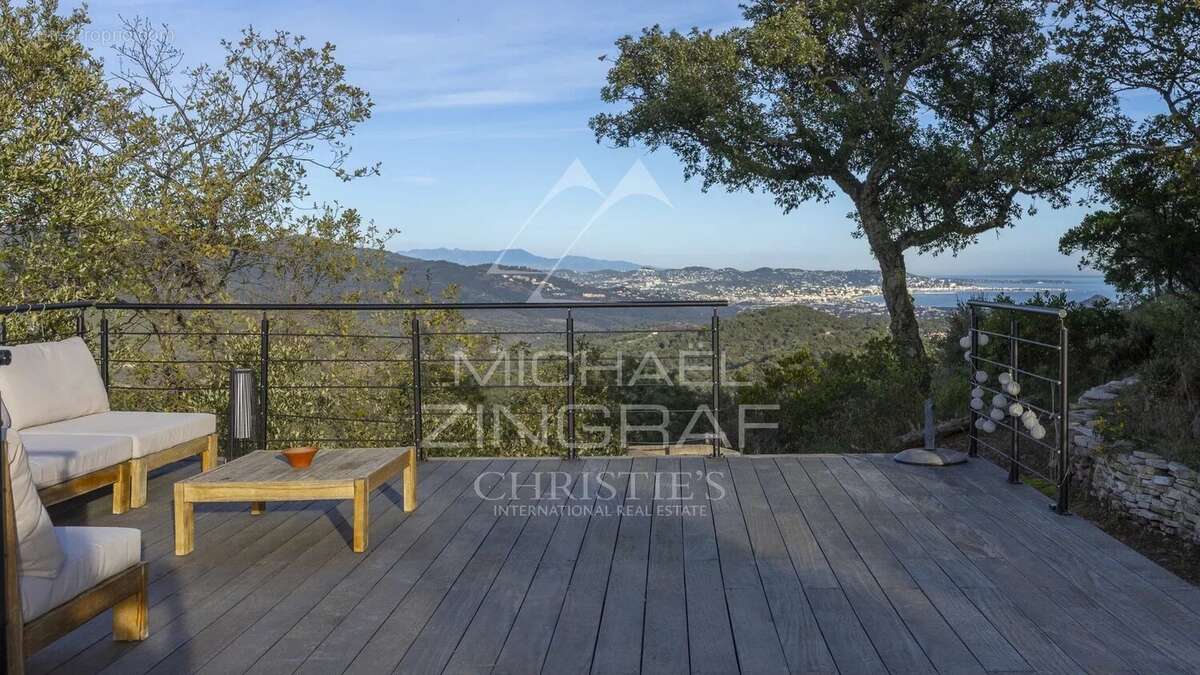 Maison à MANDELIEU-LA-NAPOULE