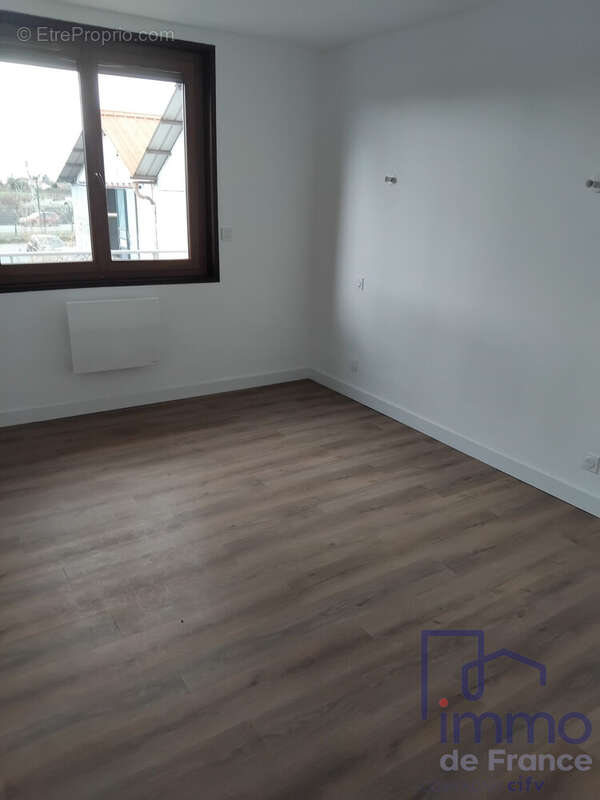 Appartement à VEAUCHE