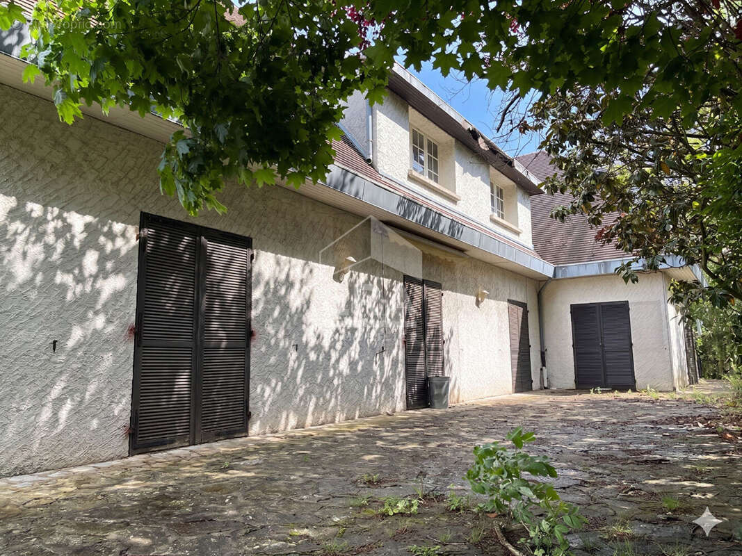Maison à BEYNES