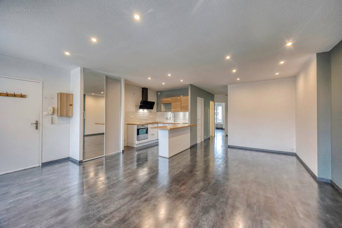 Appartement à MOIRANS