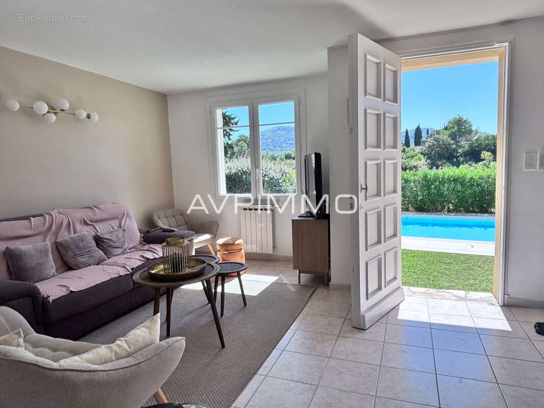 Saint-cyr-sur-mer   maison avec piscine a proximité  du village - photo 10