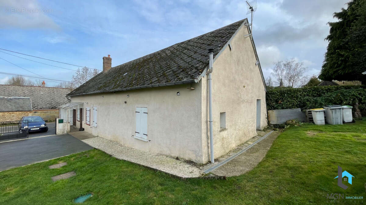 Maison à TRIZAY-LES-BONNEVAL