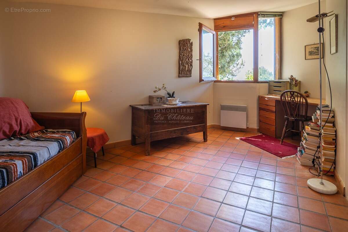 Maison d'architecte avec vue panoramique, trois chambres et piscine - photo 9