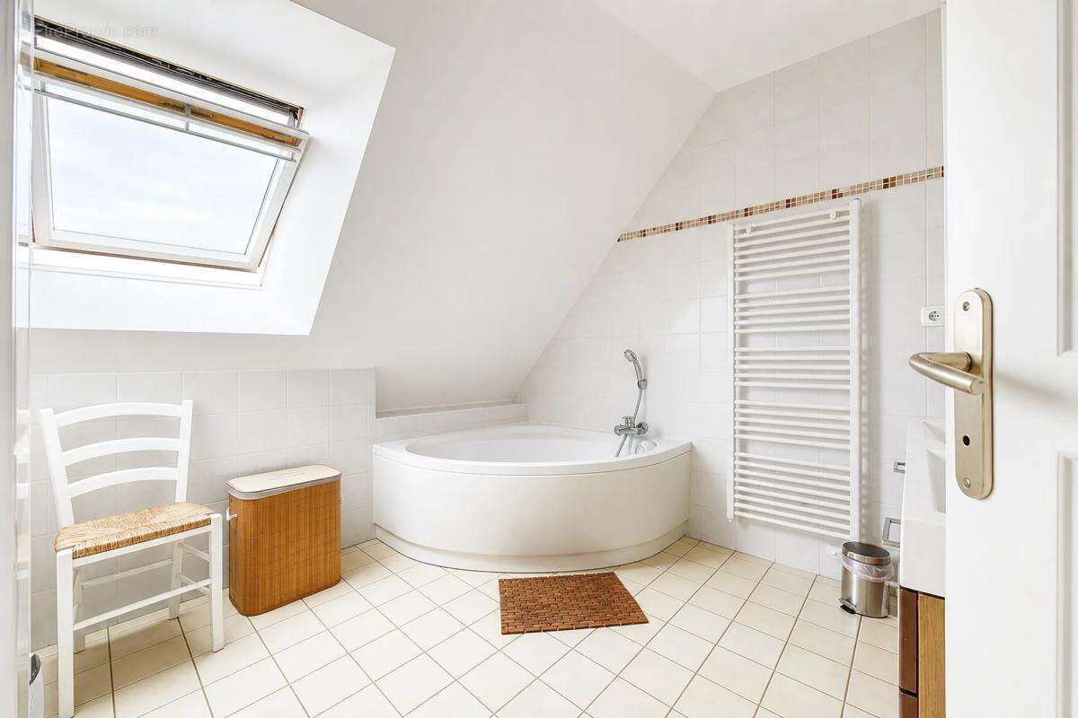Maison à SAINT-MELOIR-DES-ONDES